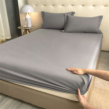 Učitajte sliku u preglednik galerije, Plahta za bračni krevet siva